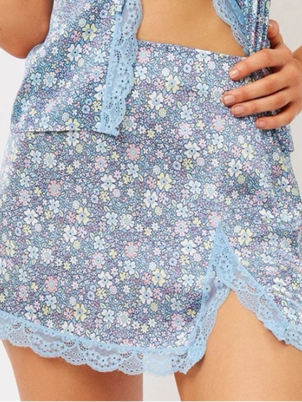 Frankie's Bikinis Blue Floral Lace-Trim Mini Skirt